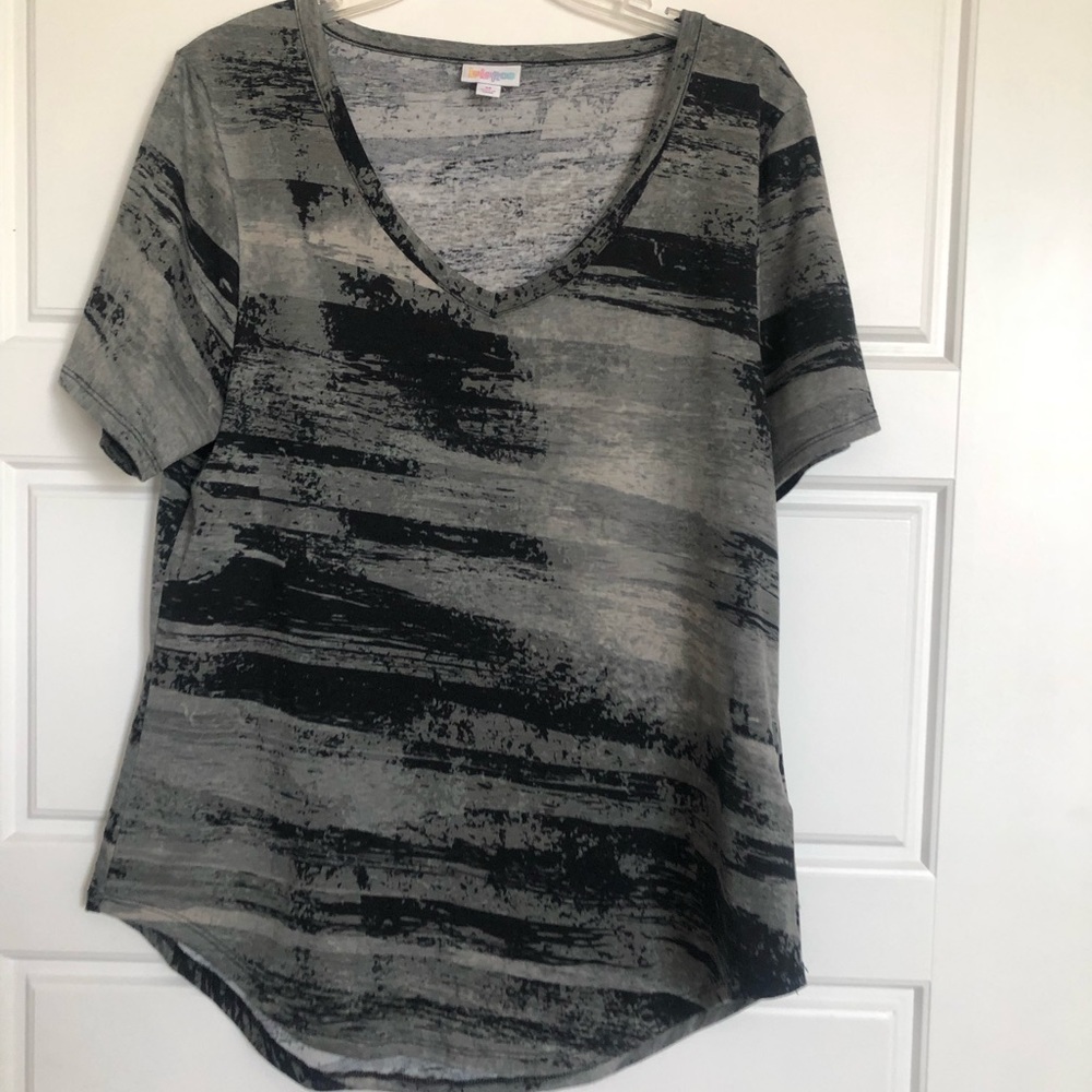 Lularoe Iris Gray and Black M Shirt